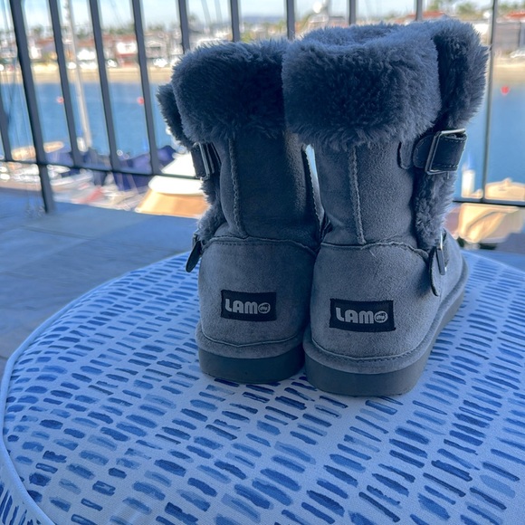 Size 8 grey faux fur lined boot with buckles - wear like a size 7 or smaller. - Picture 3 of 7